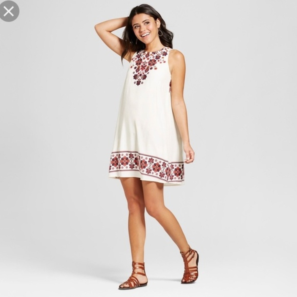 Xhilaration Sleeveless Floral Shift Dress
